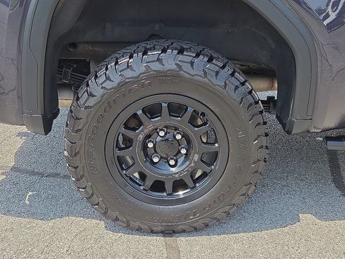 Certified 2023 GMC Sierra 1500 AT4X w/ AT4X AEV Edition AWD/4WD image 17