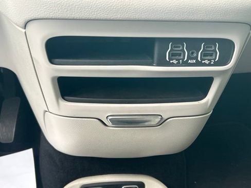 Used 2021 Chrysler Pacifica Touring FWD image 52