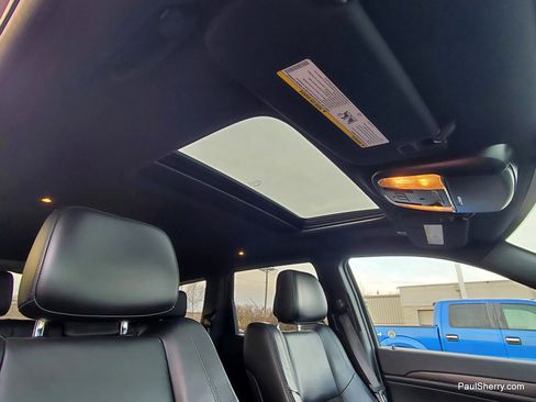 Used 2019 Jeep Grand Cherokee Altitude image 3