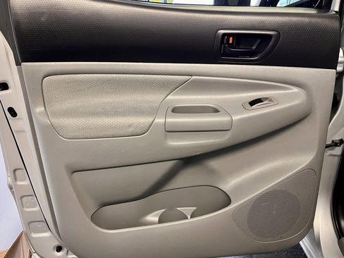 Used 2011 Toyota Tacoma 4x4 Double Cab w/ TRD Off-Road Pkg w/JBL Audio image 17