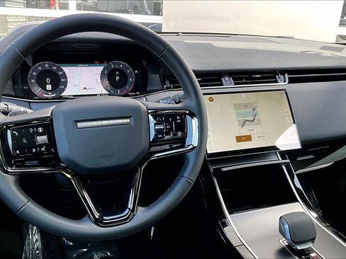 Used 2025 Land Rover Range Rover Evoque Dynamic SE image 6