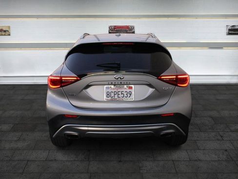 Used 2018 INFINITI QX30 AWD image 6
