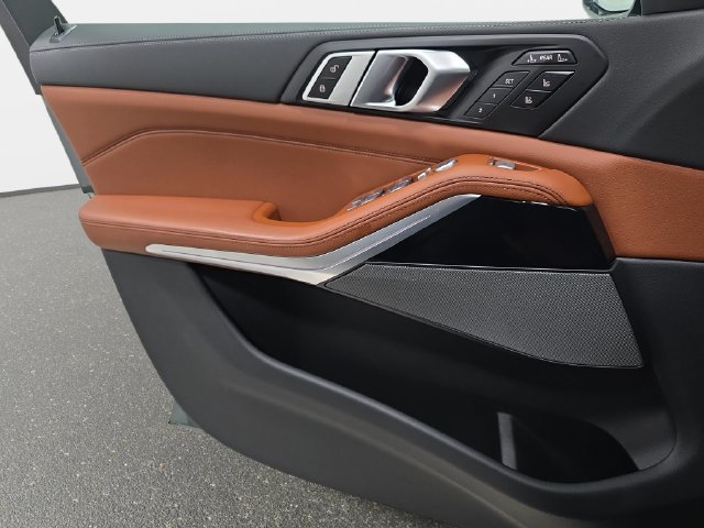Certified 2025 BMW X7 M60i AWD/4WD image 23