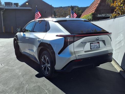 Certified 2025 Toyota bZ4X FWD image 6