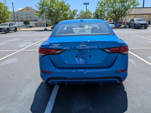Used 2025 Nissan Sentra SV image 4