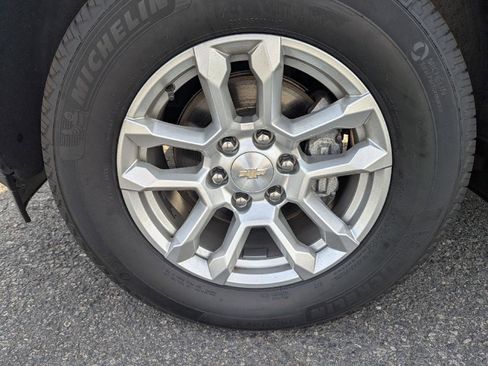 Used 2024 Chevrolet Silverado 1500 LT image 10