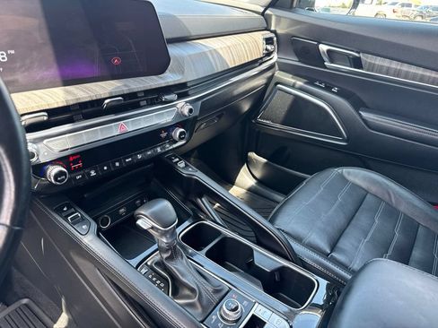 Used 2024 Kia Telluride SX Prestige w/ Towing Package AWD/4WD image 21
