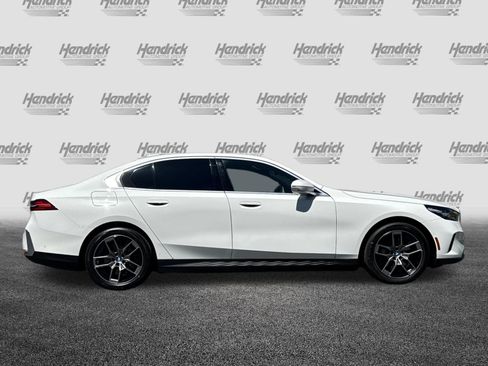 Used 2024 BMW i5 eDrive40i w/ Premium Package RWD image 3