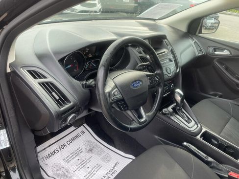 Used 2015 Ford Focus SE w/ SE Sport Package image 20