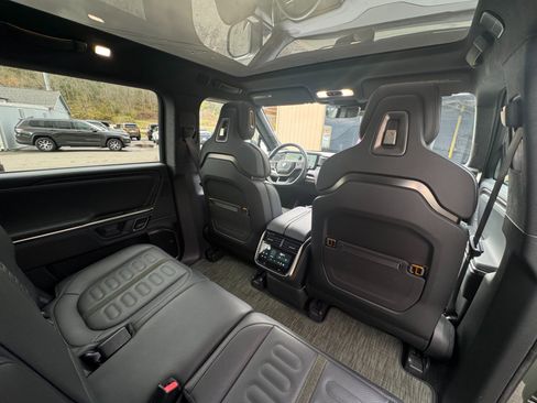 Used 2024 Rivian R1S Launch Edition image 35