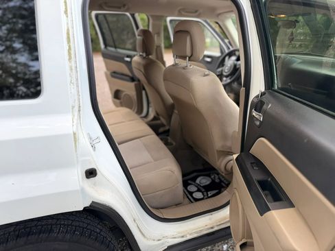 Used 2015 Jeep Patriot Sport w/ Power Value Group FWD image 5