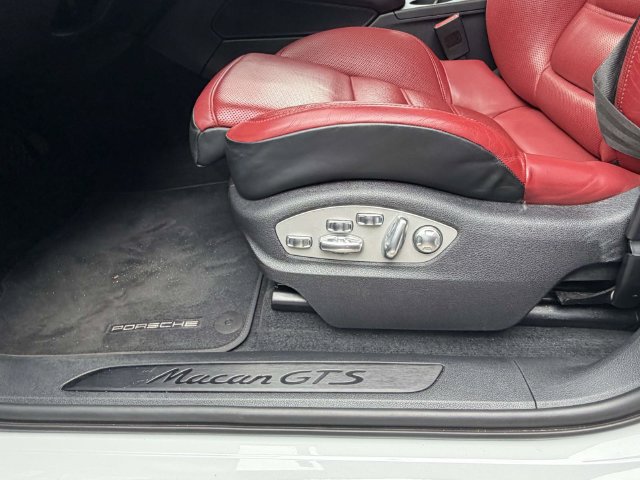 Certified 2024 Porsche Macan GTS AWD/4WD image 21