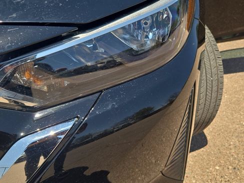 Used 2025 Nissan Sentra SV FWD image 17