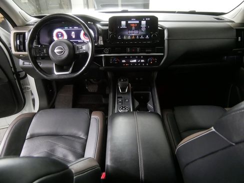 Used 2023 Nissan Pathfinder Platinum image 24