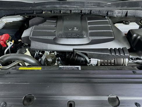 Used 2024 Nissan Titan SV w/ SV Convenience Package image 32