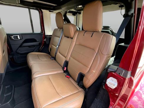 Used 2021 Jeep Wrangler Unlimited Sahara AWD/4WD image 20