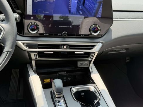 Used 2024 Lexus RX 350 Premium w/ Accessory Package (Z1) AWD/4WD image 17