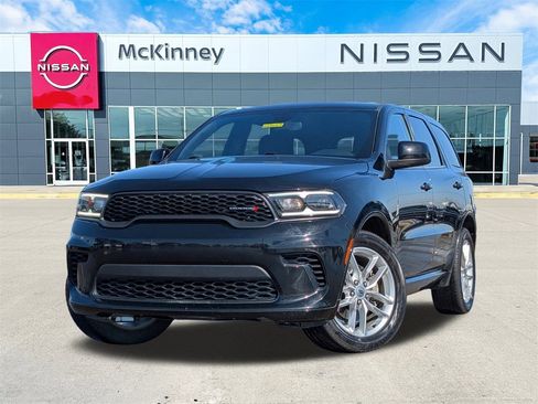 Used 2023 Dodge Durango GT image 1