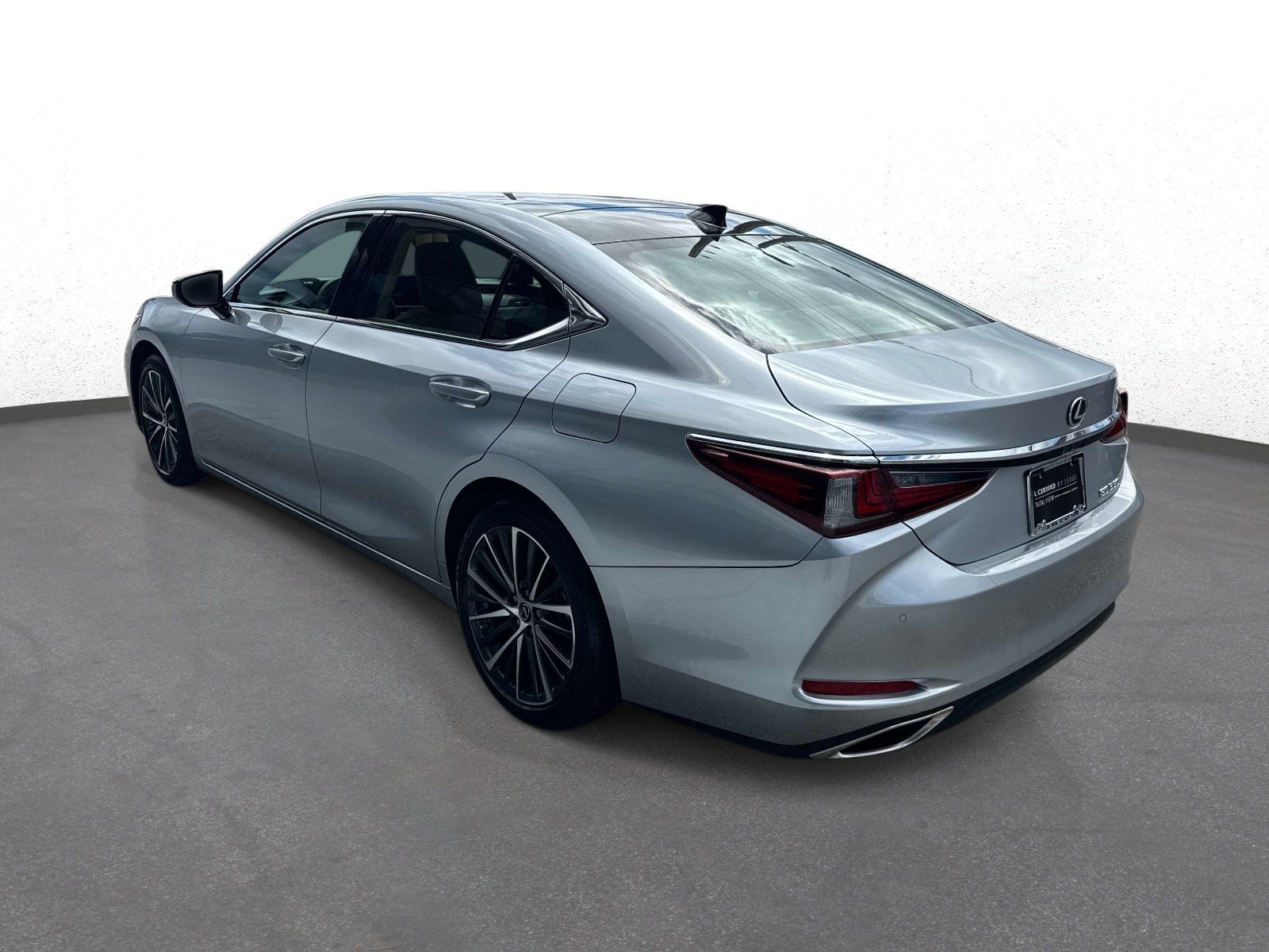 Used 2024 Lexus ES 350 w/ Premium Package FWD image 5