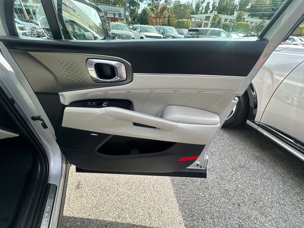 Used 2023 Kia Sorento SX Prestige w/ Panoramic Sunroof Package AWD/4WD image 34