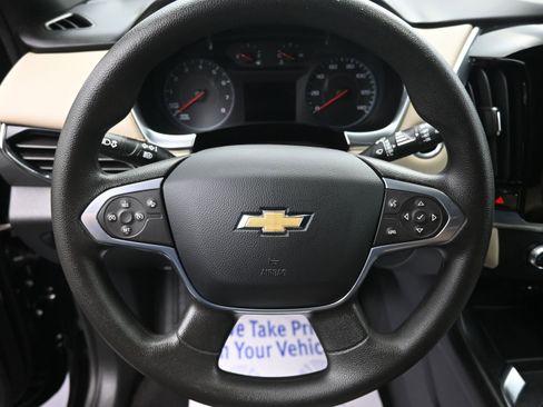Used 2023 Chevrolet Traverse LS AWD/4WD image 11