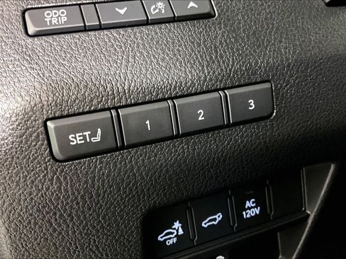 Used 2024 Lexus GX 550 w/ Accessory Package (Z1) image 34