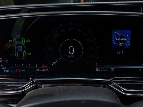 Used 2021 Cadillac Escalade Sport w/ Driver Assist Tech Package image 16