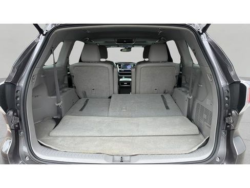 Used 2015 Toyota Highlander Limited w/ Driver Technology Package AWD/4WD image 39