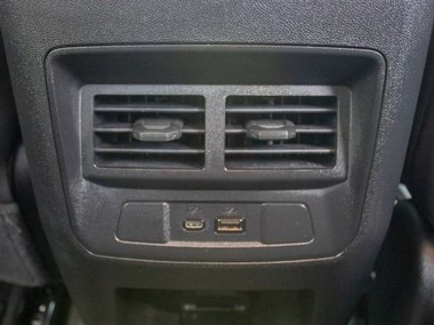 Used 2024 Chevrolet Colorado Z71 w/ Z71 Convenience Package 2 image 11