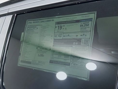 New 2025 Jeep Wagoneer L Series II w/ Premium Group I image 21