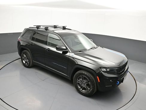 Used 2024 Jeep Grand Cherokee Trailhawk image 37