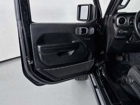 Used 2021 Jeep Wrangler Unlimited Rubicon 4xe w/ Cold Weather Group AWD/4WD image 22