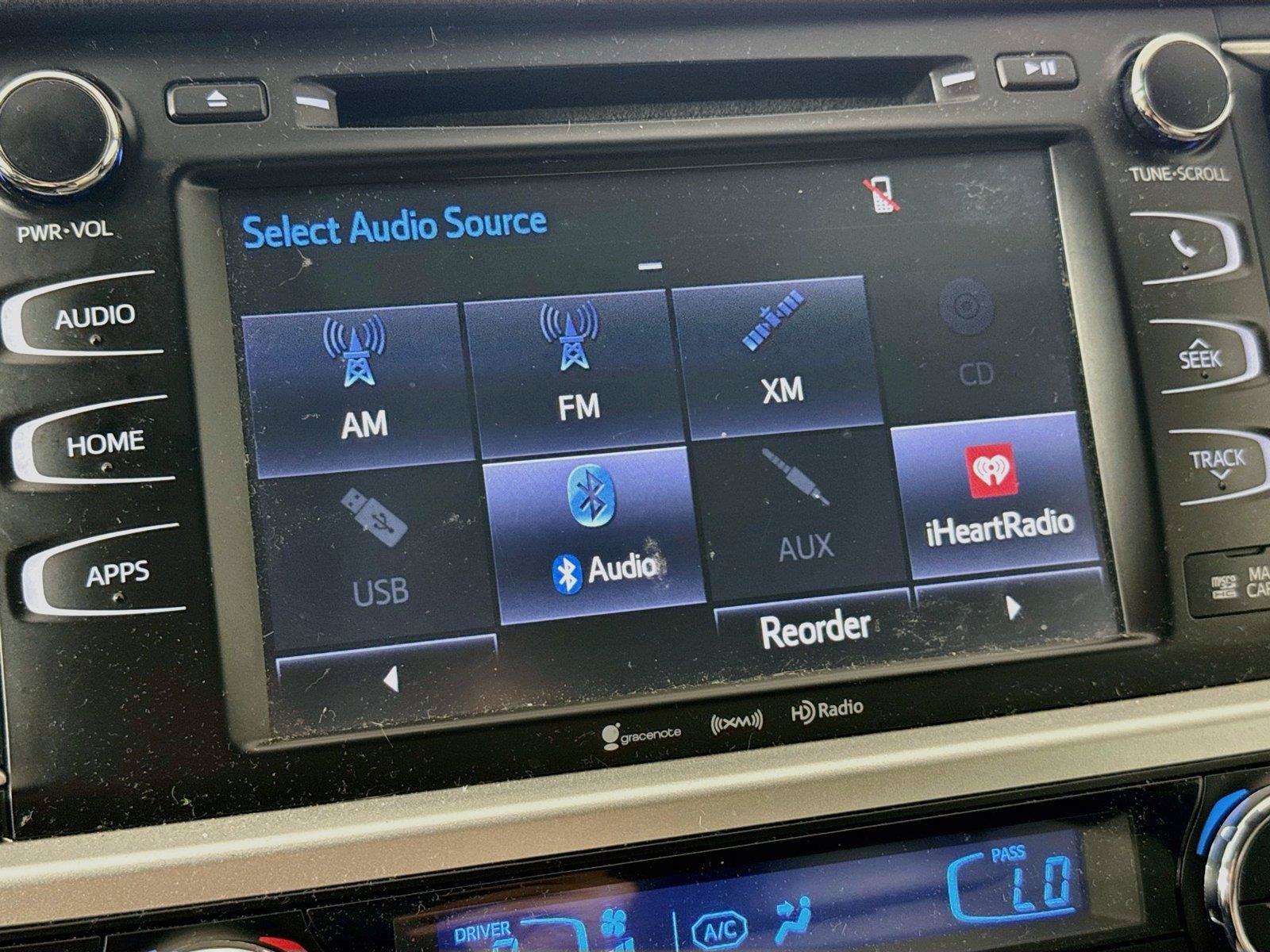 Used 2017 Toyota Highlander XLE AWD/4WD image 15