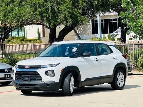 Used 2021 Chevrolet TrailBlazer LS FWD image 4