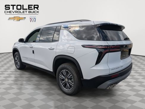 New 2026 Chevrolet Traverse LT image 2