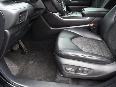 Certified 2024 Toyota Highlander XLE AWD/4WD image 15