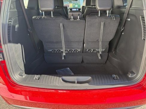 New 2026 Chrysler Pacifica Select image 30