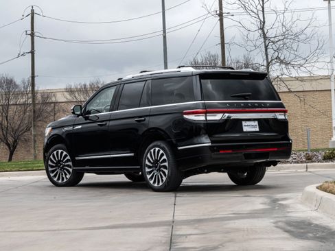 Used 2023 Lincoln Navigator Black Label image 3