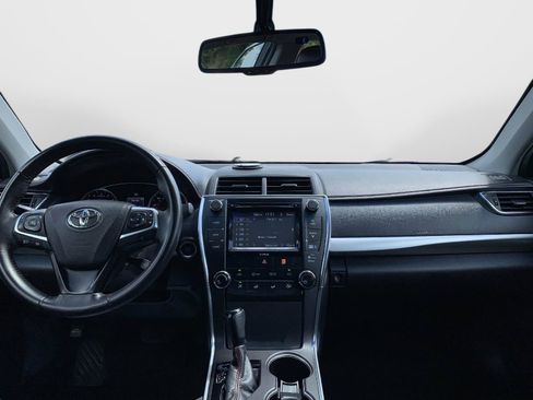 Used 2017 Toyota Camry SE w/ Moonroof Package FWD image 31