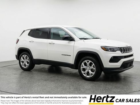 Used 2025 Jeep Compass Latitude image 1