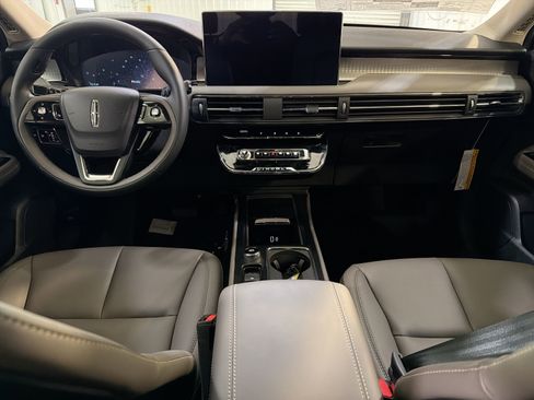 New 2026 Lincoln Corsair Premiere image 23