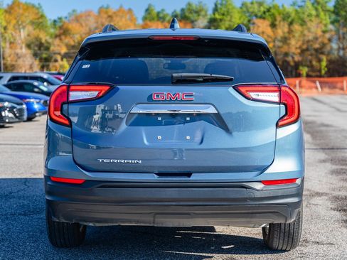 Used 2024 GMC Terrain SLE w/ Driver Convenience Package image 7