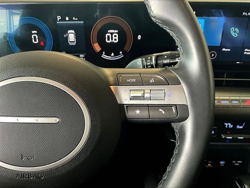 Used 2025 Hyundai Kona SEL image 24