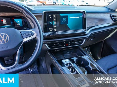 Used 2024 Volkswagen Atlas SE image 33