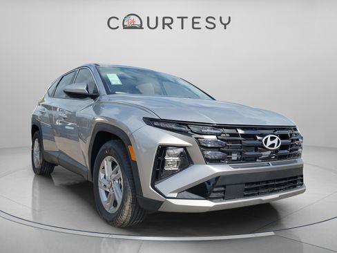 New 2026 Hyundai Tucson SE image 4