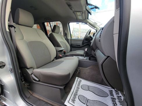 Used 2011 Nissan Xterra S w/ Protection Pkg image 19