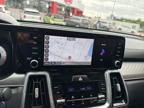 Used 2023 Kia Sorento SX image 6