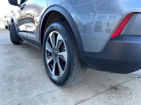 Used 2024 Ford Escape Platinum image 17