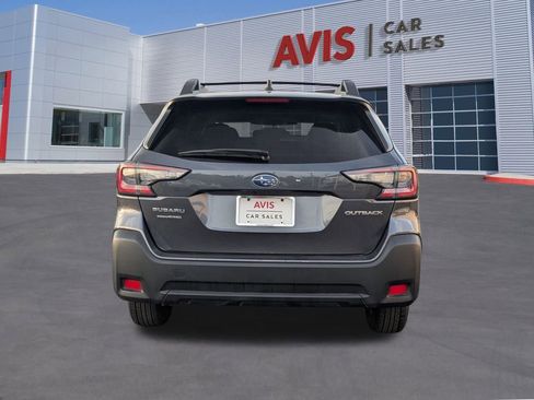 Used 2025 Subaru Outback Premium image 5