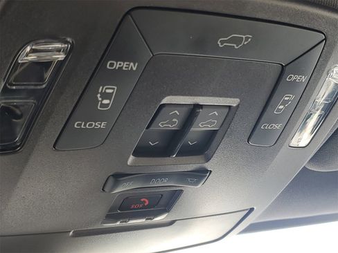 Certified 2022 Toyota Sienna XLE w/ XLE Plus Package image 31